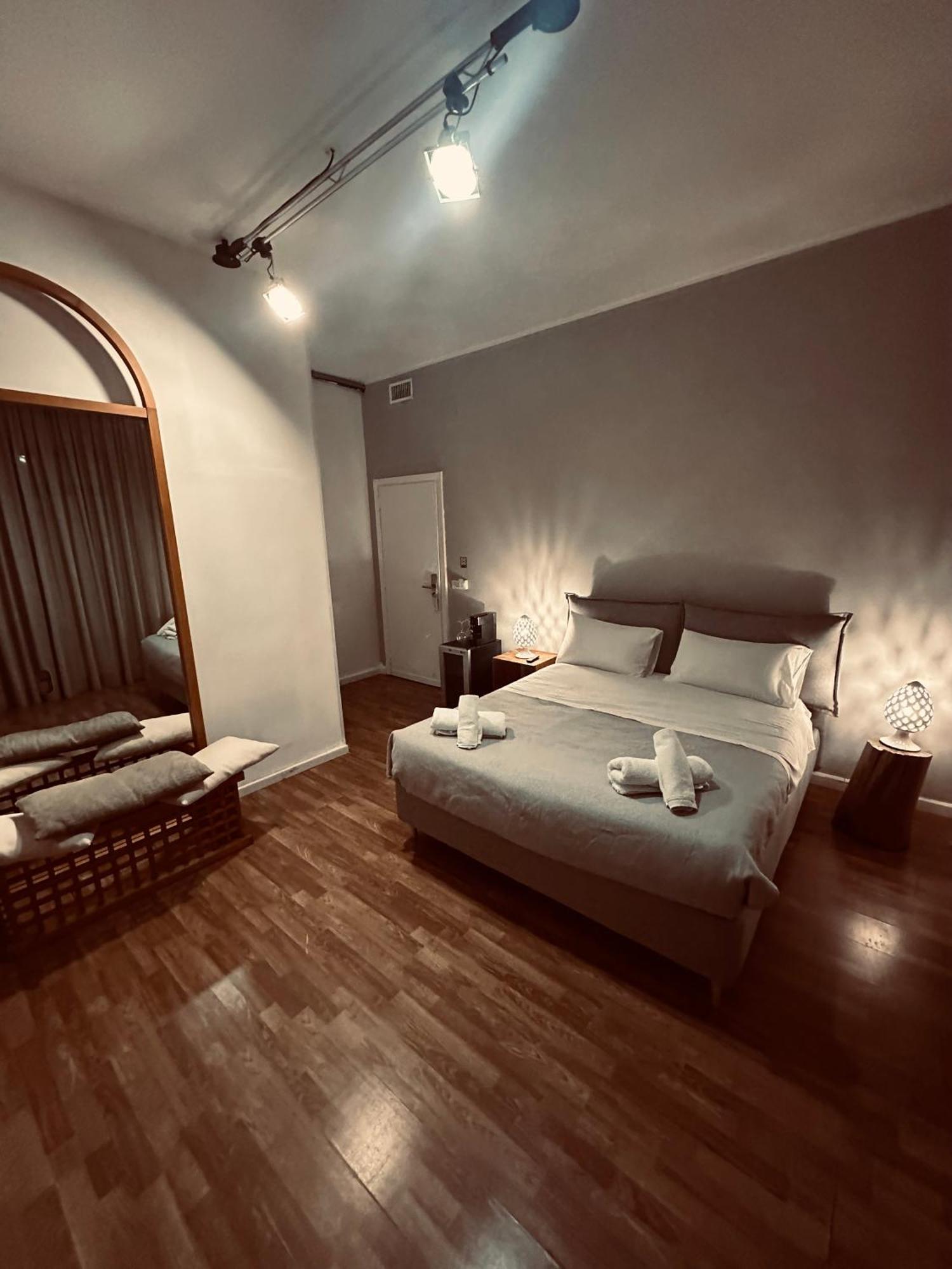 B&B Degli Artisti Suite Λέτσε Εξωτερικό φωτογραφία