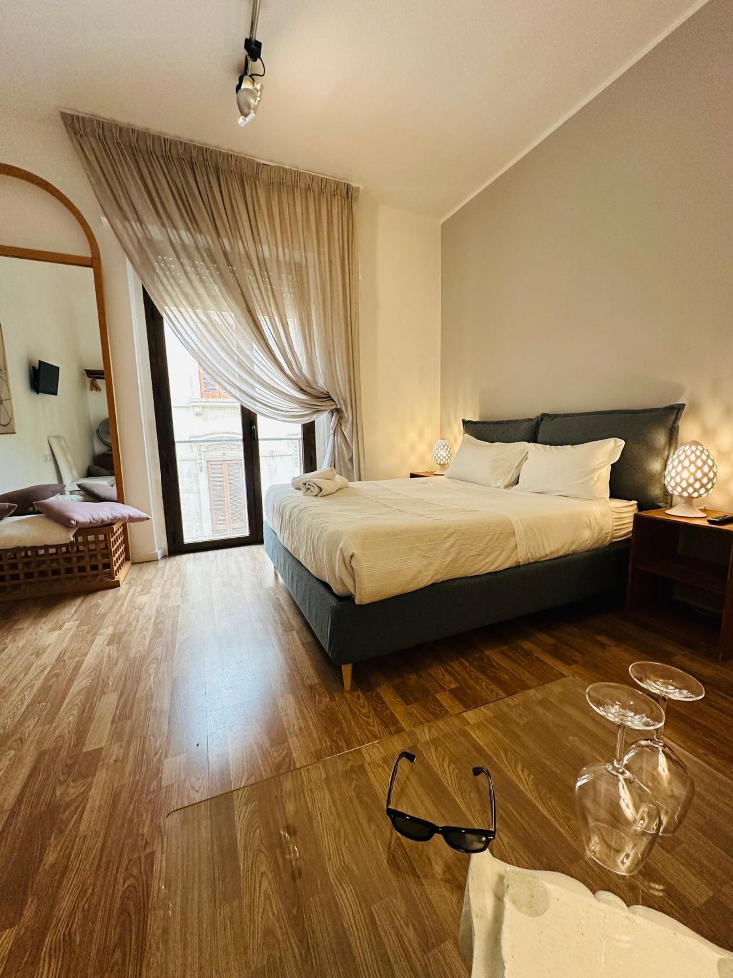 B&B Degli Artisti Suite Λέτσε Εξωτερικό φωτογραφία